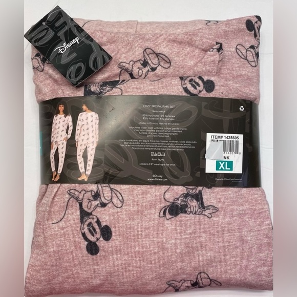 Minnie Mouse Pajamas 💕 - Picture 5 of 7
